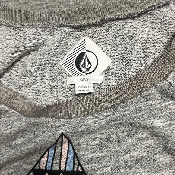 Volcom Heather Gray Off The Shoulder Sweater with Geometric Design Surfer Style - Picture 4 of 4